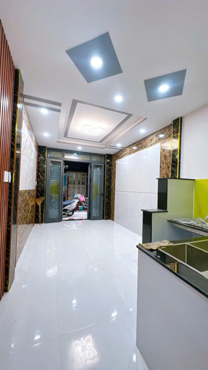 Sát mặt tiền Hoàng Diệu Q4 ĐÚC 3 TẤM HƠN 4 TỶ