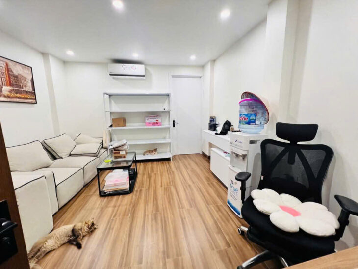 Bán nhà ĐÊ LA THÀNH 7 tầng thang máy, ô tô vào nhà. 54m giá 16,8 tỉ