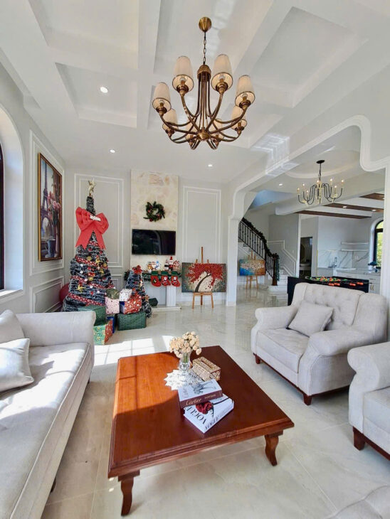 Bán Biệt thự sân vườn full nội thất, Đường Nam Hồ Đà Lạt.