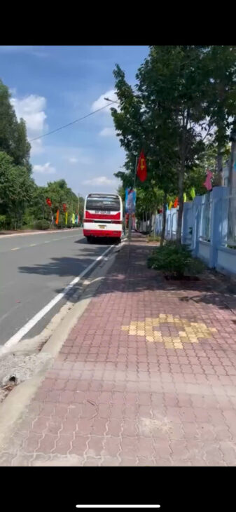 Đất phường Tân an TP Thủ Dầu Một mặt tiền đường nhựa,sát bên UBND Phường DT 305,6m2 300m2 đất ở