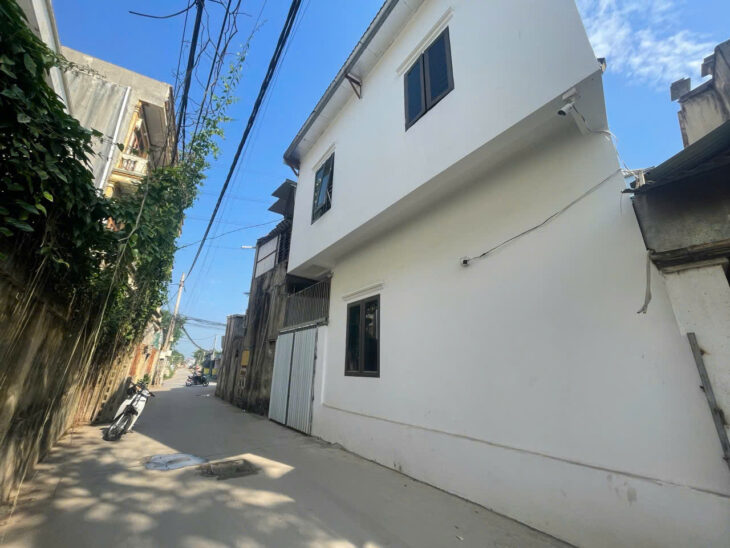 Bán nhà Trung Tâm Thị Trấn Chúc Sơn Diện tích :47,4m đất sẵn nhà 2 tầng – ô tô tránh