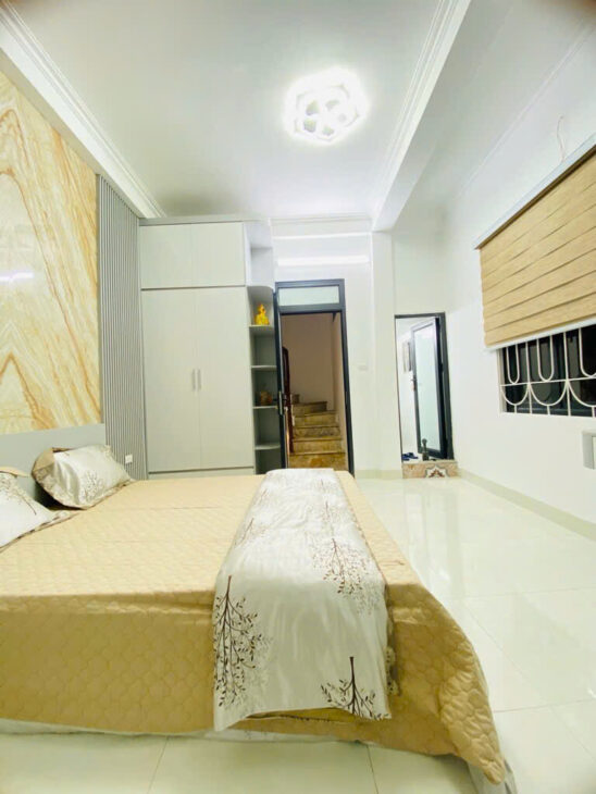 THÁI THỊNH-CHỈ QUANH 5 TỶ-DT38M- LÔ GÓC-2 THOÁNG-10M Ô TÔ TRÁNH- FULL NỘI THẤT NHẬP KHẨU