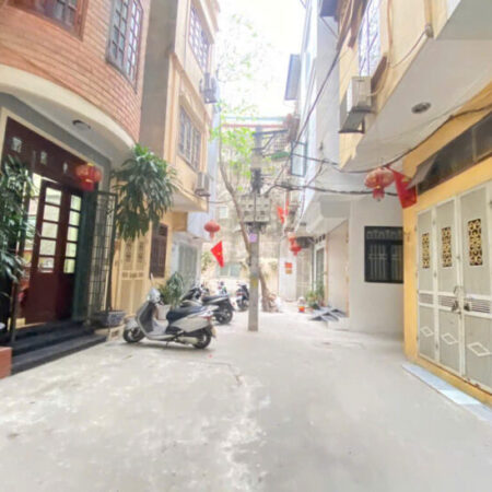 THÁI THỊNH-CHỈ QUANH 5 TỶ-DT38M- LÔ GÓC-2 THOÁNG-10M Ô TÔ TRÁNH- FULL NỘI THẤT NHẬP KHẨU