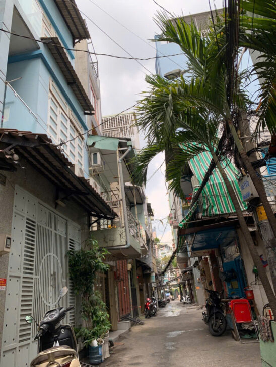 BÁN NHÀ CHDV HẺM 4M – NGUYỄN TIỂU LA, PHƯỜNG 5, QUẬN 10 5 tầng 48m2 ,dưới 9 tỷ dòng tiền ổn định