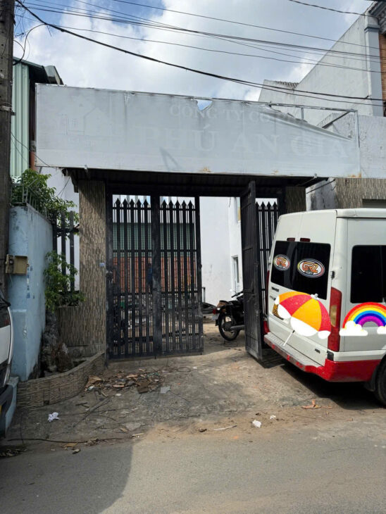 ????????BÁN ĐẤT HAI MẶT HẺM – FULL THỔ CƯ 172 M2 (9×19) -,ĐÃ XÂY TƯỜNG VÀ CỔNG NGÕ – HẺM XE TẢI 1 TRỤC