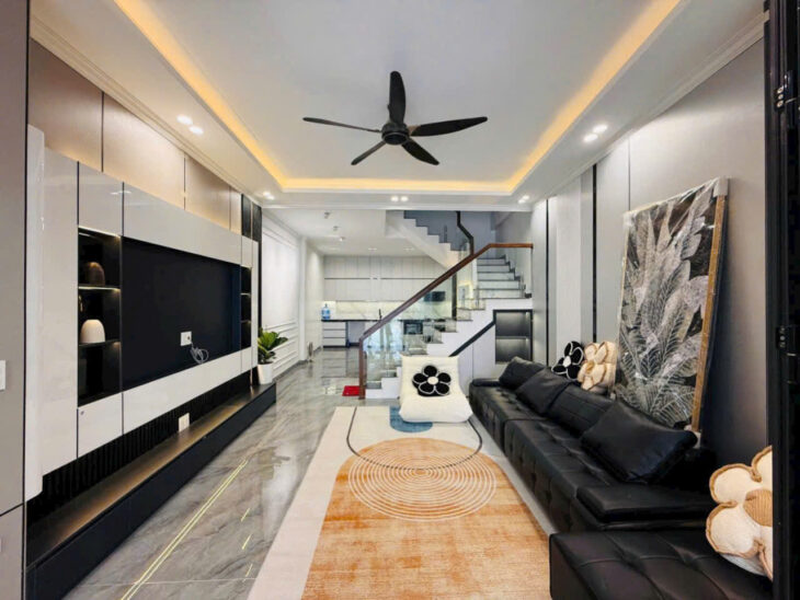Nhà 4 tầng mặt đường Vĩnh Cát – Thiên Lôi, 79m, mới tinh, độc lập, Giá 6.8 tỉ