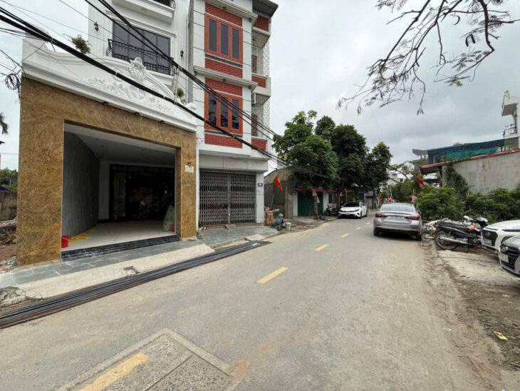 Nhà 4 tầng mặt đường Vĩnh Cát – Thiên Lôi, 79m, mới tinh, độc lập, Giá 6.8 tỉ