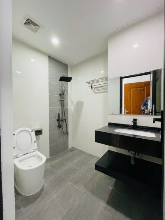 BÁN NHÀ 7 TẦNG PHỐ ĐẶNG TIẾN ĐÔNG-ĐỐNG ĐA-THANG MÁY – NGÕ Ô TÔ TRÁNH -13.8 TỶ
