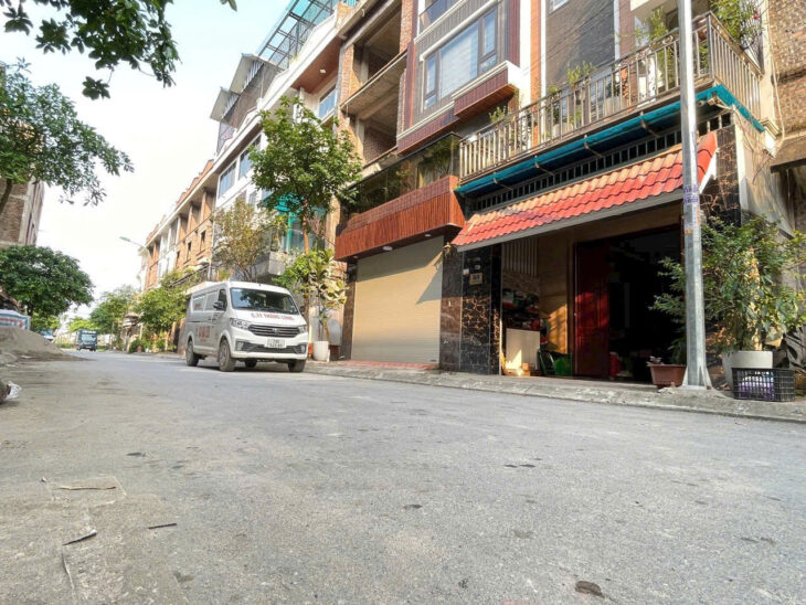 Liền Kề Lộc Ninh sẵn nhà 4 tầng xây thô chỉ hơn 8 tỷ – Diện tích: 67,5m x 4 tầng