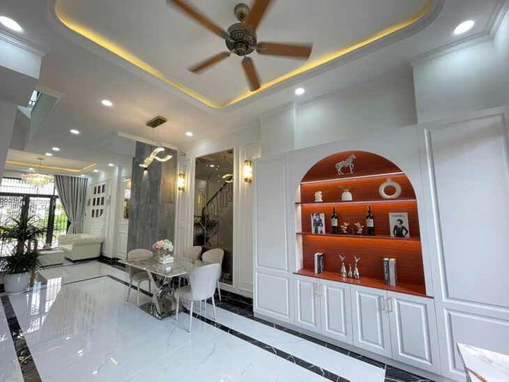 Nhà 3 tầng phong cách Tân Cổ Điển Khu TĐC Đất Lành. – Dt 58m2 ngang 4m. Dt sàn: 151,1m2 – Kết