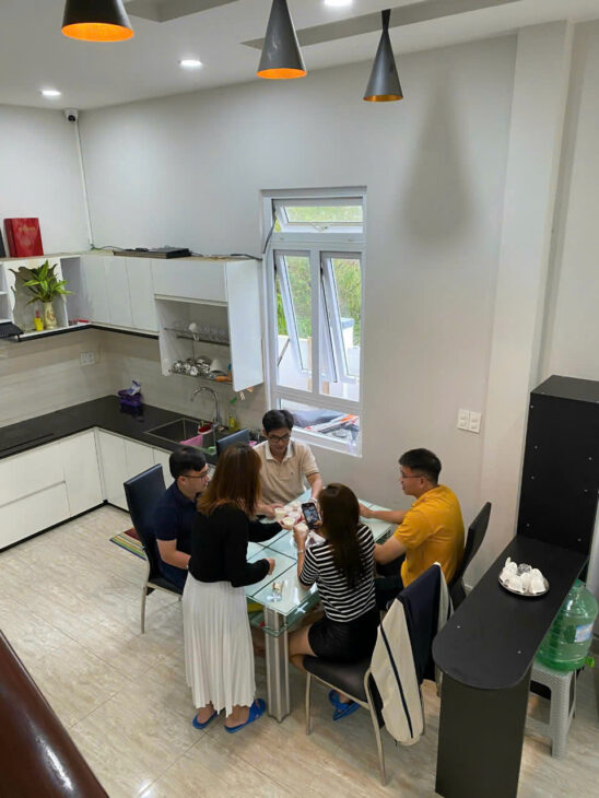 CHO THUÊ VILLA FULL NỘI THẤT CƠ BẢN ĐỒI THÔNG TIN PHƯỜNG 8 GIÁ 12TR