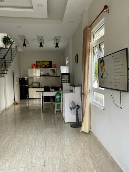 CHO THUÊ VILLA FULL NỘI THẤT CƠ BẢN ĐỒI THÔNG TIN PHƯỜNG 8 GIÁ 12TR