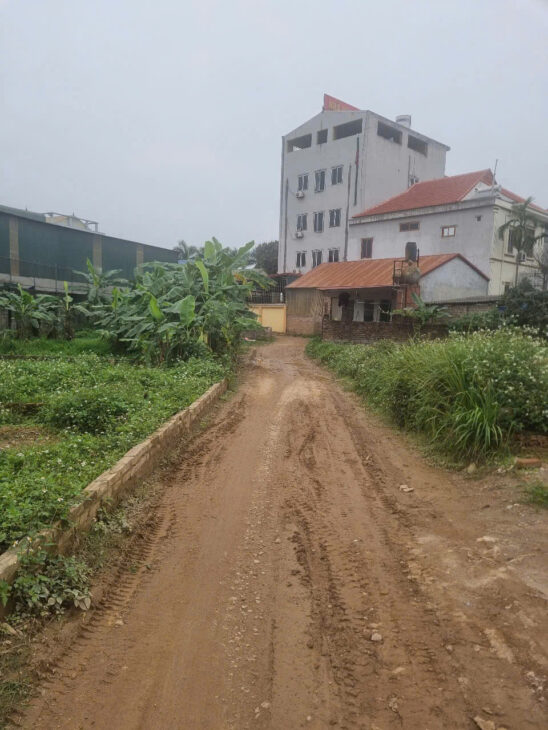 Quanh 2 tỷ làn 2 Ql6 tại Tiên Phương – giáp thị Trấn Chúc Sơn – Diện tích: 60m