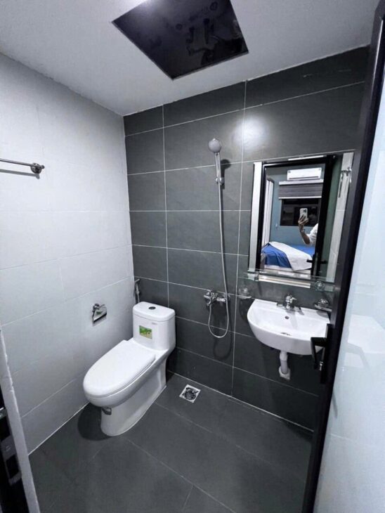 TÒA CCMN MẶT NGÕ PHÁO ĐÀI LÁNG 9 PHÒNG KHÉP KÍN, DOANH THU 50TR/THÁNG GIÁ 12 TỶ