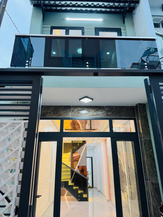 SÁT MẶT TIỀN 30 M TRUNG TÂM Q4 DIỆN TÍCH NGANG 3.2 DÀI 13.5 CÓ 4 TỶ