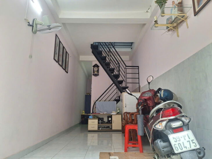 Nhà Mới ở ngay, Tăng Nhơn Phú B, Quận 9, Dt 40m2( 3 x 13 ), 2 tầng, chỉ 2.5ty