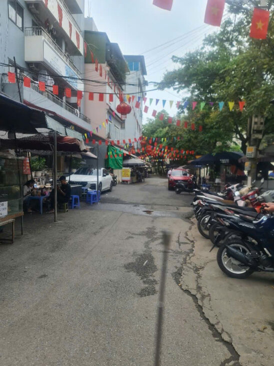 Bán nhà Quận Hoàng Mai, vị trí kinh doanh siêu đẹp, đường ô tô tránh, 80m2, giá 22 tỷ.