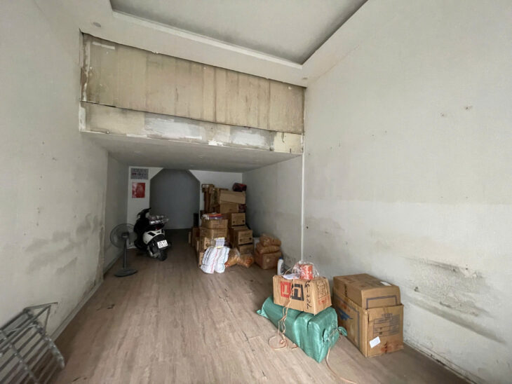Bán gấp nhà mặt phố trung tâm quận Đống Đa, 12 tỷ, mặt tiền đẹp, vị trí vàng.