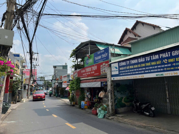 Ha giá Bán 2 căn nhà Mặt Tiền đường NAm Hoà, Phước Long A, Quận 9. Gần XLHN. cầu rạch chiếc.