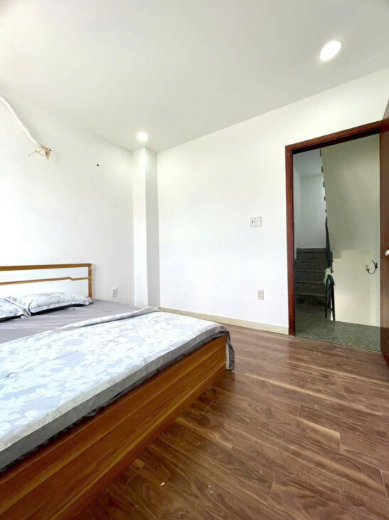 Bán Nhà Ngay Trường Nguyễn Văn Thệ 1 trệt 2 lầu 4PN-Đường 6m- DT 3,2x14m tặng full nội thất chỉ 2,3