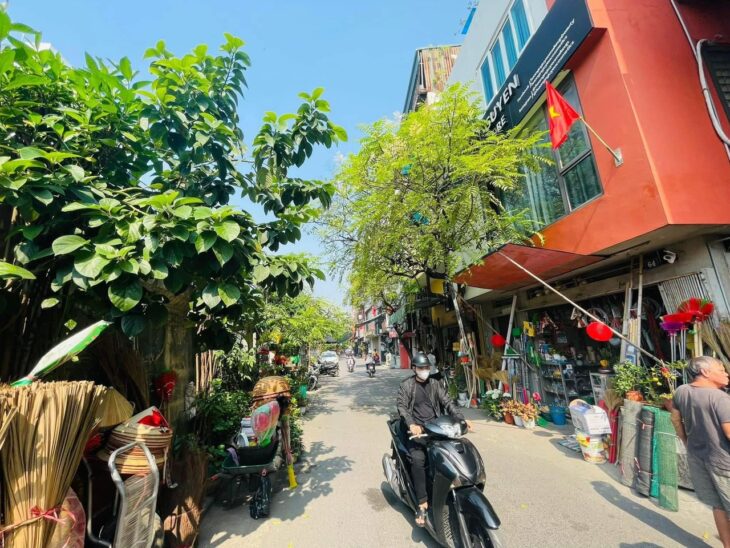 MẶT PHỐ VIP NGHI TÀM VỈA HÈ KINH DOANH 6 TẦNG THANG MÁY GIÁ 21 TỶ