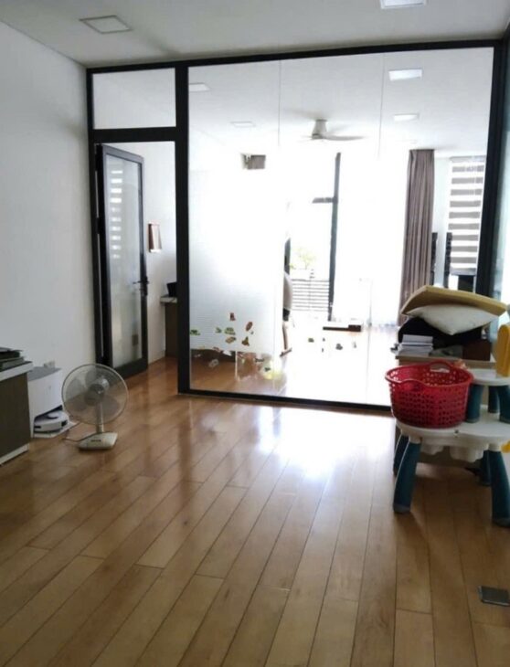 BÁN NHÀ 5 TẦNG, MẶT TIỀN LÊ THƯỚC, SÁT HỒ NGHINH. LH 005233234