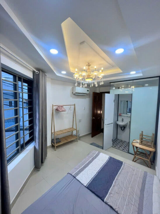 Nhà Mới 5Tầng Cách mặt Tiền 15M Hẻm Thẳng Xe Hơi Sổ Vuông 47m2 Gía 4,95 Tỷ Thương Lượng