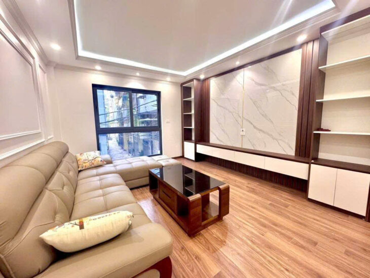 Bán gấp nhà riêng tại đường Lê Trọng Tấn, Q. Thanh Xuân 50m2, 6 tầng, MT 4m, Giá 16 tỷ 350 triệu, Ô