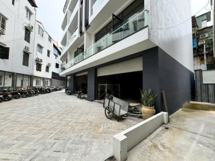 Bán biệt thự song lập phố Nguyên Hồng, Đống Đa, đẳng cấp thượng lưu, 5 tầng, MT 6m, giá 37 Tỷ