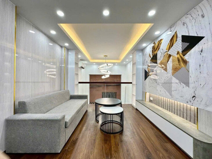 NHÀ ĐẸP KHƯƠNG TRUNG – GẦN ĐẦM HỒNG DT 30m2 5 tầng MT 3.5m Giá 6.65 tỷ