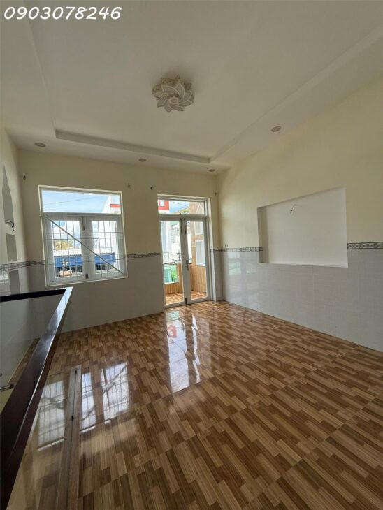 Cần bán nhà Vĩnh Hòa giá 3ty980 đường ô tô tránh nhau cách biển 700m