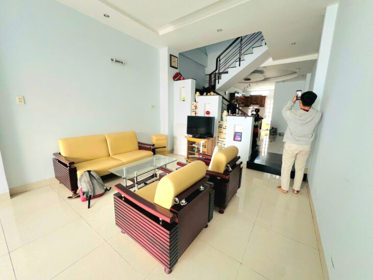 CHÍNH CHỦ CHO THUÊ NHÀ FULL NỘI THẤT, HẺM OTO, ĐƯỜNG QUANG TRUNG 15TR