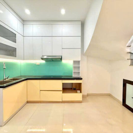 CHÍNH CHỦ CẦN BÁN NHÀ 43M GIÁ 5.75 TỶ , TÂY SƠN ĐỐNG ĐA CÁCH 10 RA PHỐ