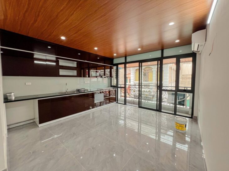 PHÂN LÔ HOÀNG VĂN THÁI – NGÕ THÔNG ÔTÔ TRÁNH – 5 TẦNG THANG MÁY – GIÁ 21 TỶ