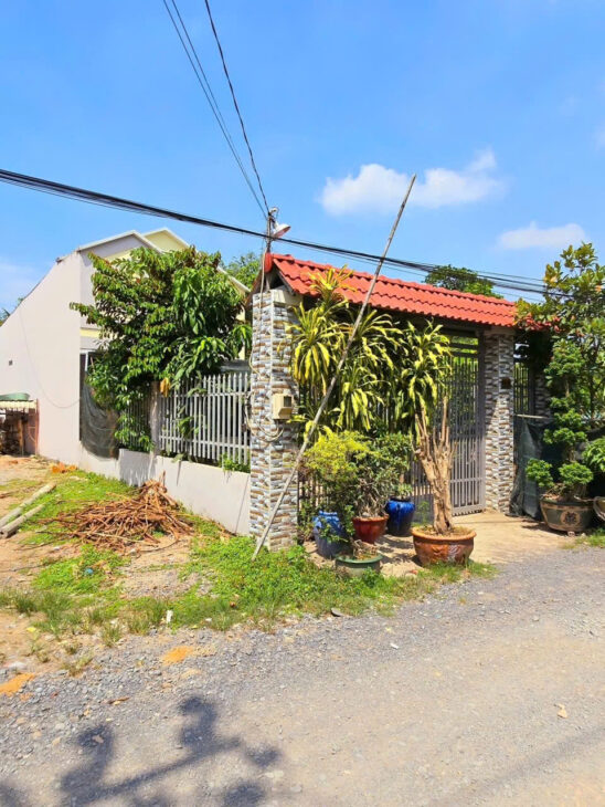 Kinh Khủng Khiếp, Bán Nhà Dt 201m2, ngang 6, Mặt Tiền, Quận 9, Giá chỉ 2.96ty