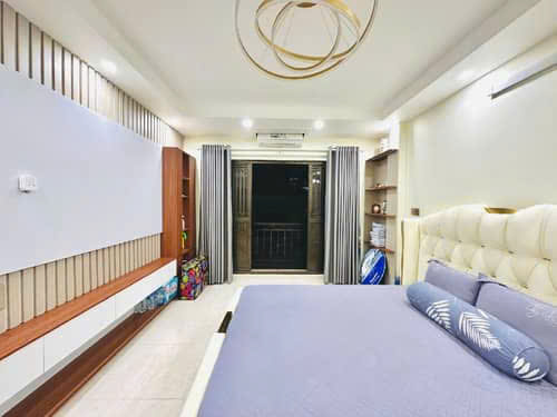 Bán nhà phỗ Vĩnh Hưng, ngõ ô tô vào nhà, nhà 5 tầng đẹp long lanh, giá chỉ hơn 7 tỷ.