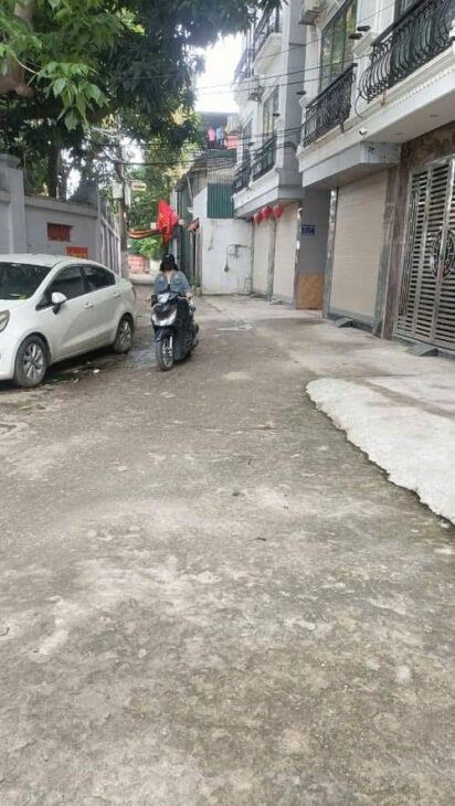 Bán nhà phỗ Vĩnh Hưng, ngõ ô tô vào nhà, nhà 5 tầng đẹp long lanh, giá chỉ hơn 7 tỷ.