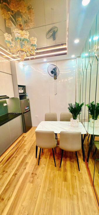 NHÀ ĐẸP TRẦN QUỐC VƯỢNG CẦU GIẤY- DT 31m2 5 tầng mt 3m Giá 7.85 tỷ