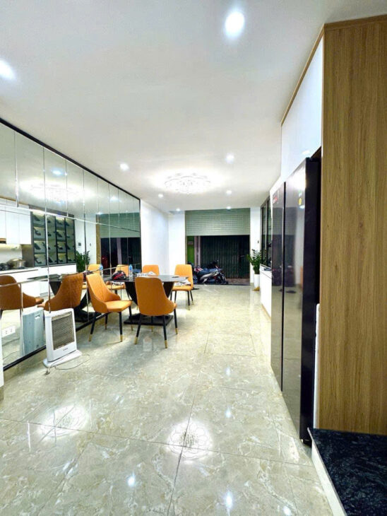 NGÕ CHỢ KHÂM THIÊN THANG MÁY FULL NỘI THẤT DT 35m2 6 tầng MT 3.7m Giá 9.8 tỷ