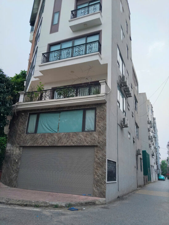 CƠ HỘI VÀNG ,NHÀ DÂN XÂY ĐẸP GIANG BIÊN -HAI MẶT THOÁNG-GIÁ CỰC MỀM