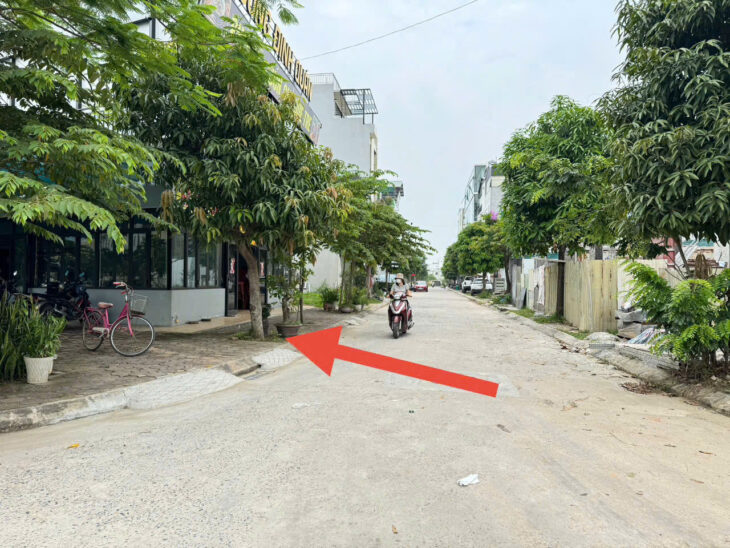 Bán đất đấu giá tổ 2, TT Chi Đông, Mê Linh. Tặng nhà 2 tầng, đang kinh doanh quán ăn