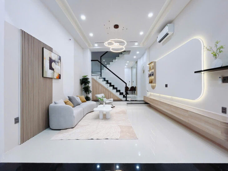 Xe hơi ngũ trong nhà Ngang 4.2 dài 15- 4 tấm hơn 100 triệu Q7