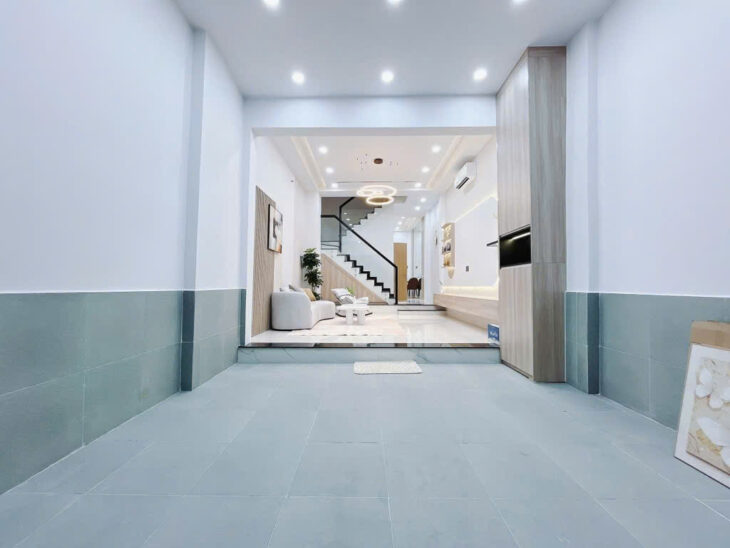 Xe hơi ngũ trong nhà Ngang 4.2 dài 15- 4 tấm hơn 100 triệu Q7