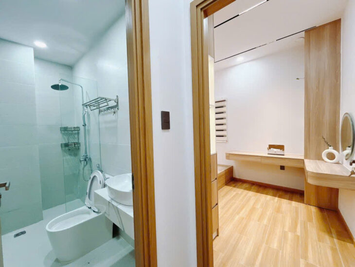 Xe hơi ngũ trong nhà Ngang 4.2 dài 15- 4 tấm hơn 100 triệu Q7