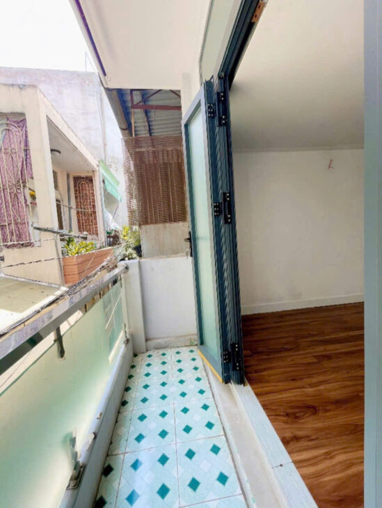 Sát mặt tiền đường Ngang 3.2 x 5 – 3 tấm có 2 tỷ