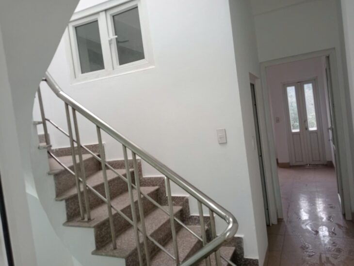 Bán nhà Tả Thanh Oai dân xây độc lập lô góc 3 tầng, 4 ngủ,ở ngay 4.5 tỷ 0702121992