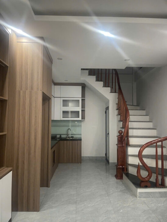 RẺ CHÍNH CHỦ CẦN BÁN GẤP CĂN NHÀ PHỐ ĐÔNG BA QUẬN NAM TỪ LIÊM 35m2 x5 TẦNG NHỈNH 4 TỶ Ô TÔ KD
