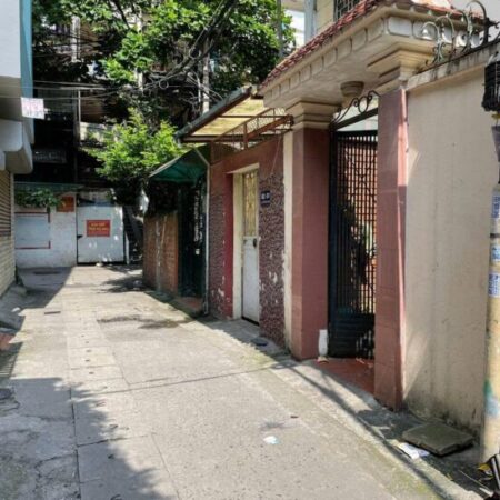 Chính chủ bán nhà riêng 4 tầng , ngõ thông, ô tô vào nhà, 150m ra BV Thanh Nhàn Chính chủ bán nhà riêng 4 tầng , ngõ thông, ô tô vào nhà, 150m ra BV Thanh Nhàn