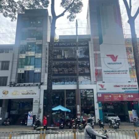 CHO THUÊ 200M2 NGÕ NGUYỄN THỊ MINH KHAI, Q.1, GIÁ 300 TỶ, SỔ HỒNG