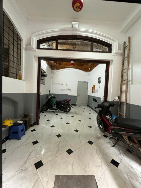 CCMN CẦU GIẤY FUL NỘI THẤT – DT 50 TR/THÁNG DT 43m2 5 tầng MT 3.5m Giá 12.5 tỷ